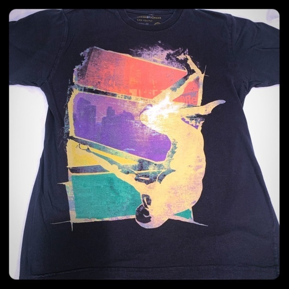 DESIGN BY HUMANS “CAN YOU FLY” ART T-SHIRT